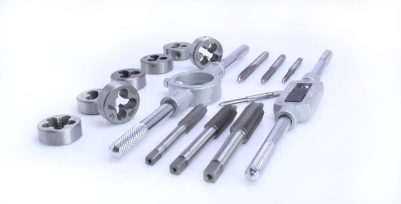 Комплект метчици и плашки 16 части м3-м12