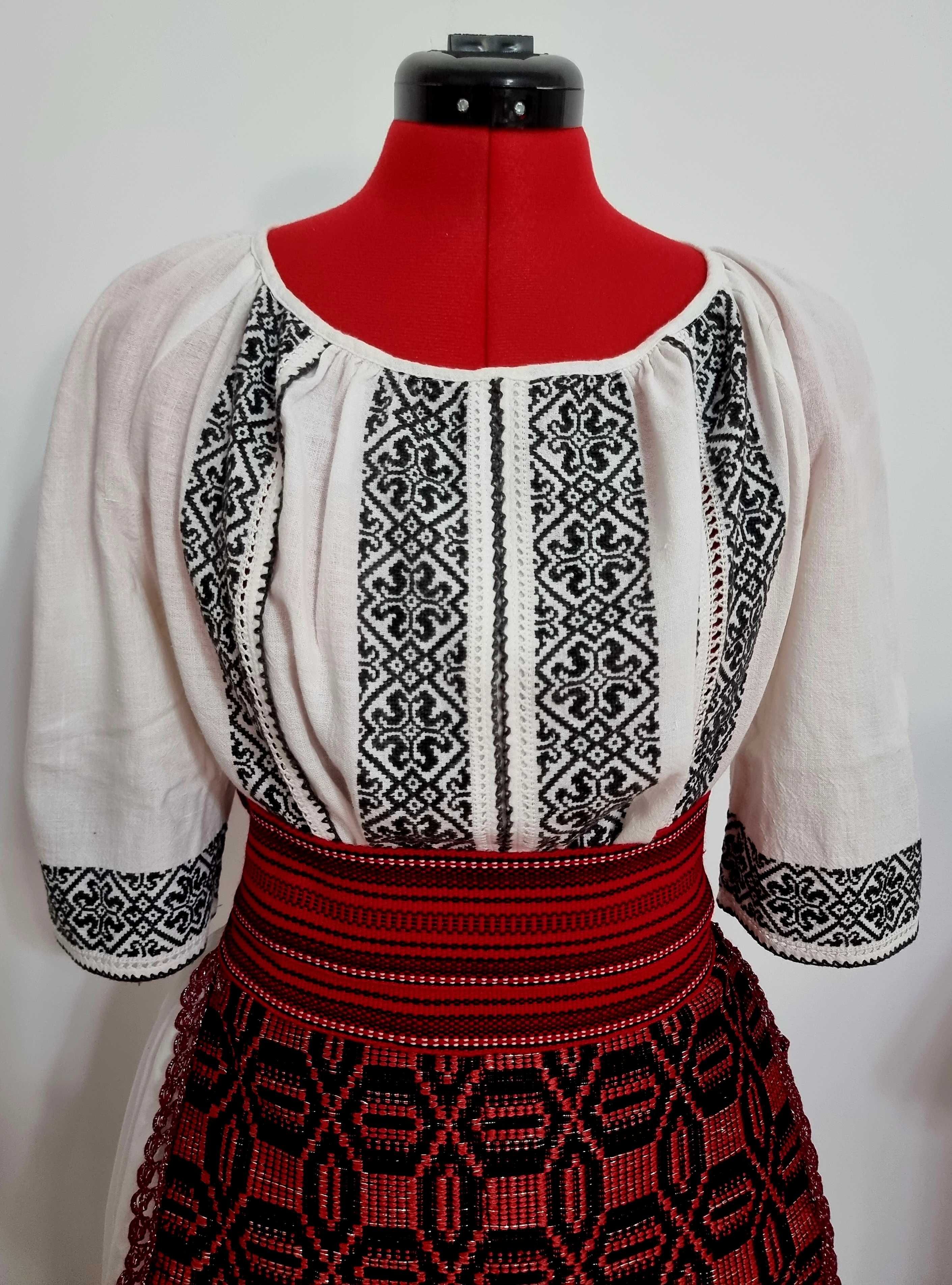 Costum popular Banat - Disponibilă doar cămașa