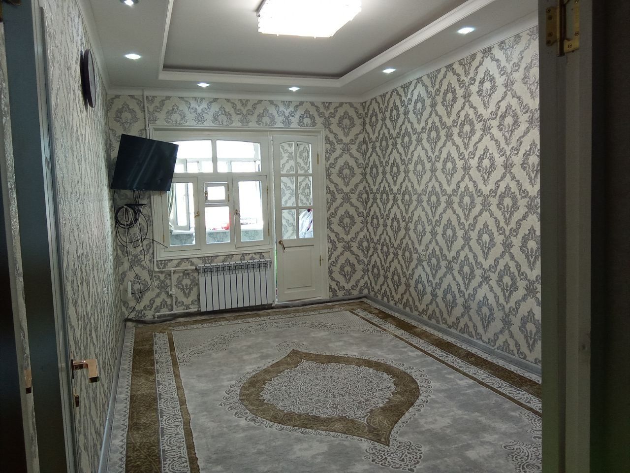 1хоналик квартира сотилади 42кв евро ремонт туалет ванна алохида