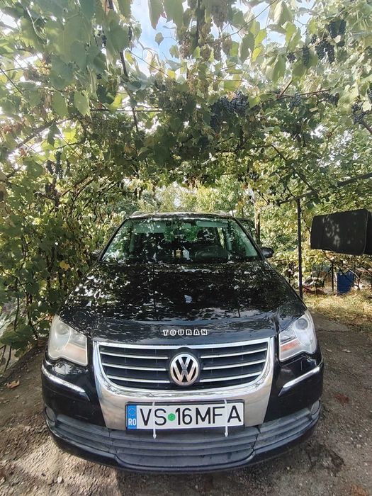 Vând Touran Wolkswagen