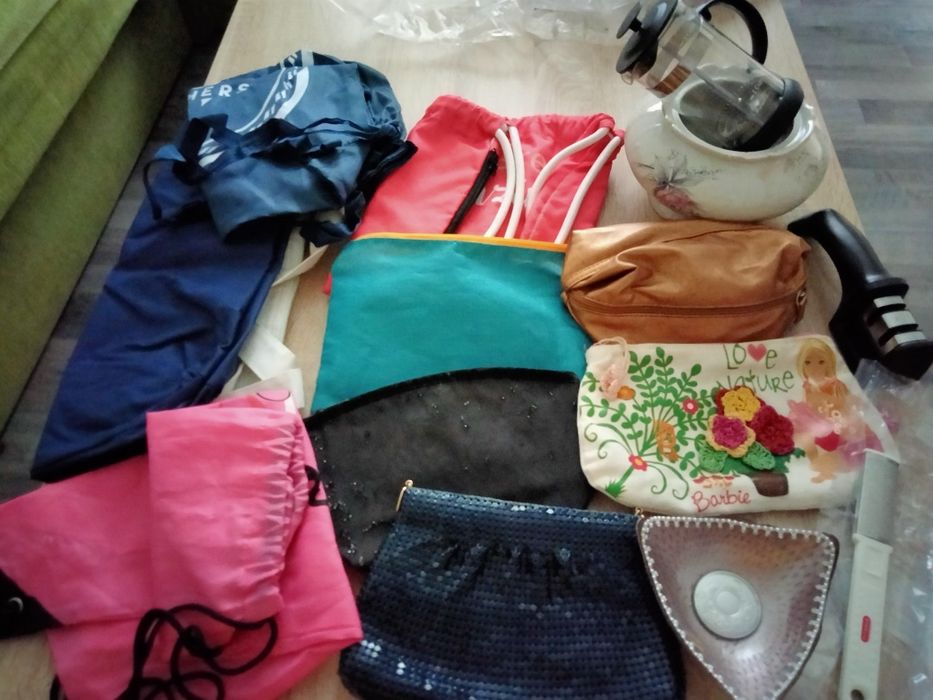 Ustensile bucătărie 20 lei buc ,și 15 lei buc nou totul.