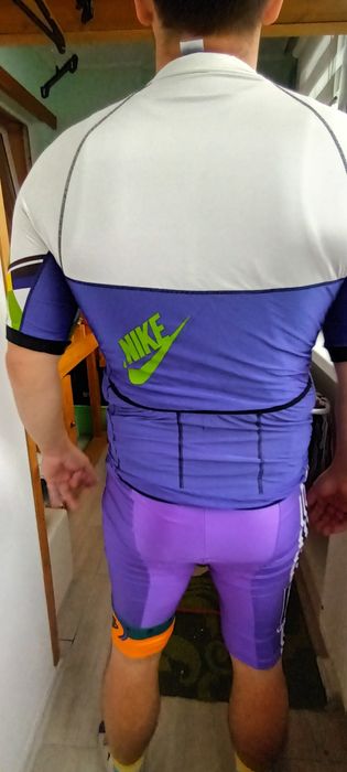 Vând costum biciclist