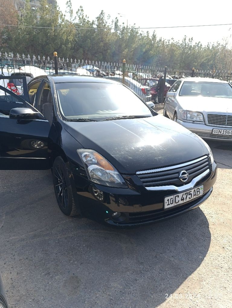 Nissan Altima 2008 года пробег 210 000 тысяч 2,5 L