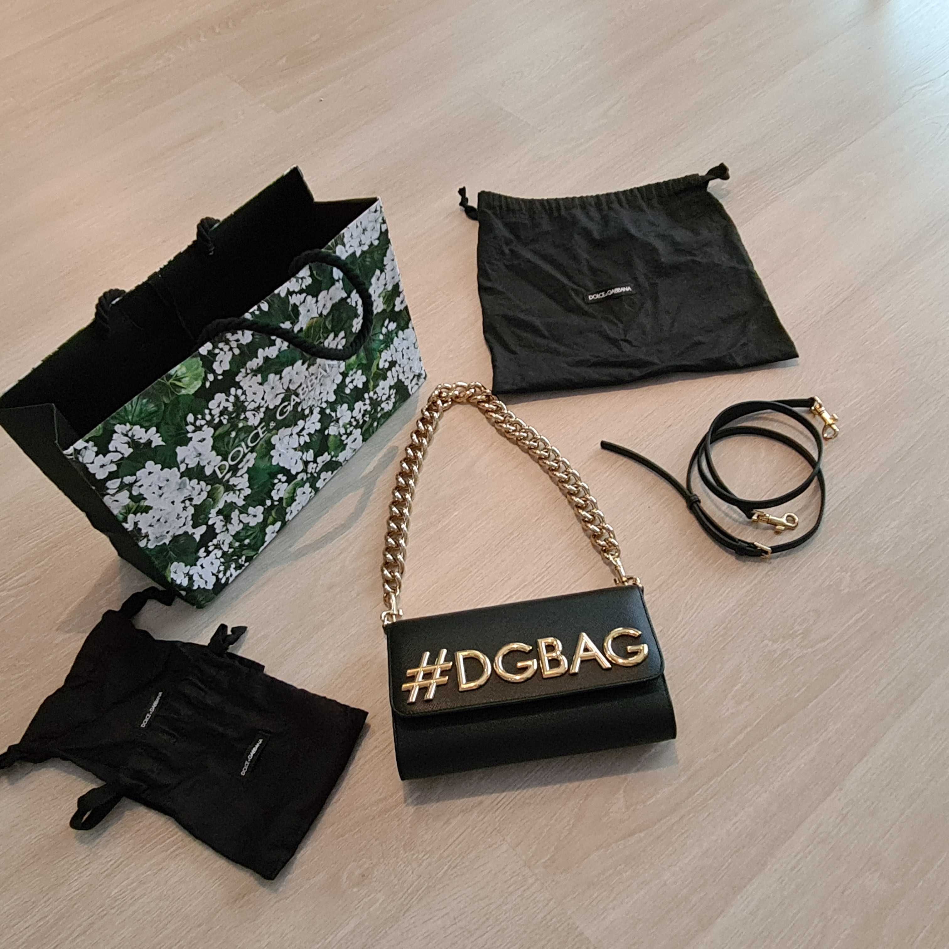 Geanta Dolce & Gabbana (negru, accesorizare aurie, piele naturala)