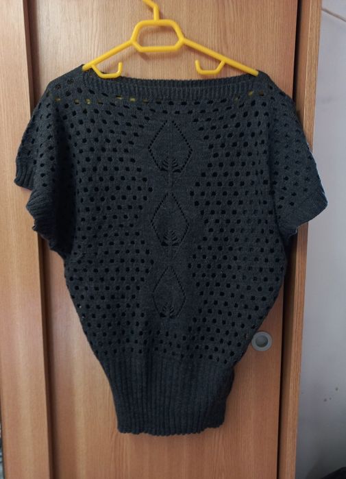 Pulover tricotat cu mânecă scurtă