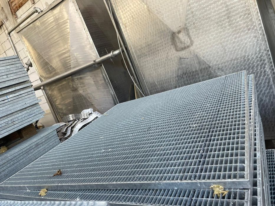 Grilaje zincate galvanizate