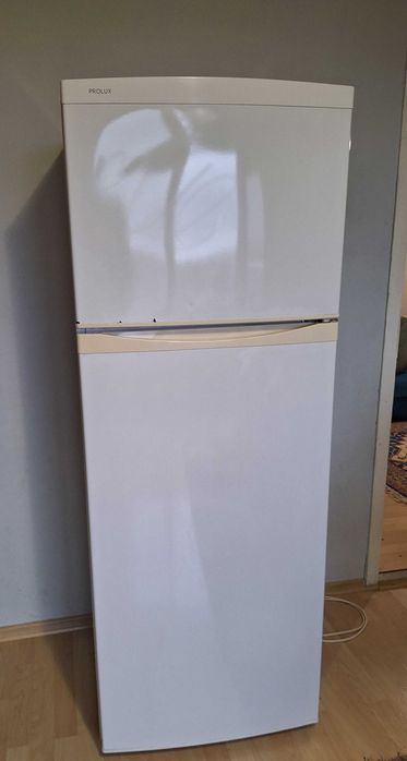 Хладилник с камера