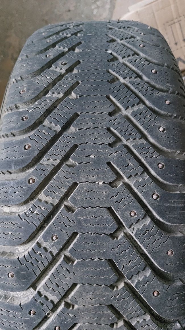 235/65 R17 Goodyear