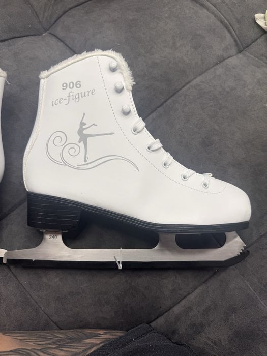 Продам коньки фигурные НОВЫЕ. 39р