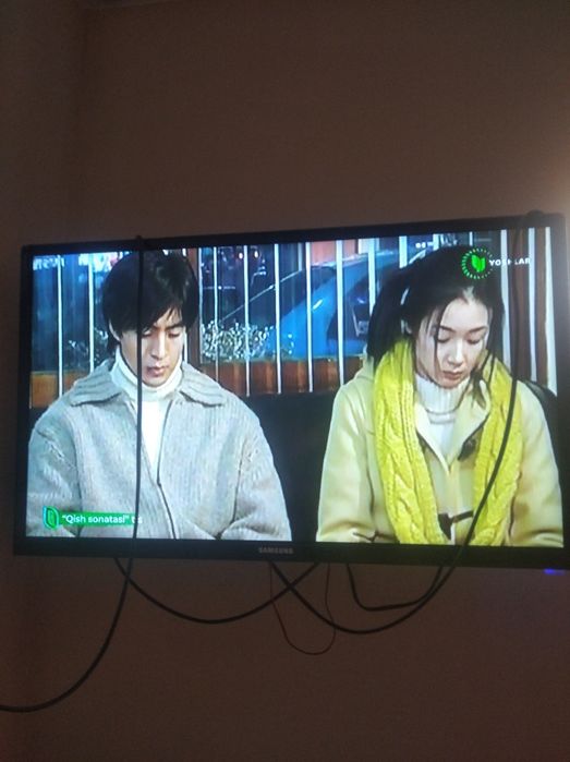 Samsung televizor 32 talik aybi yoq 700000 srochni sotiladi