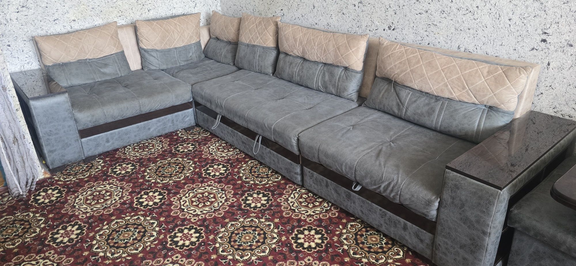 Диван угалок 3.45  2.05 холати яхши