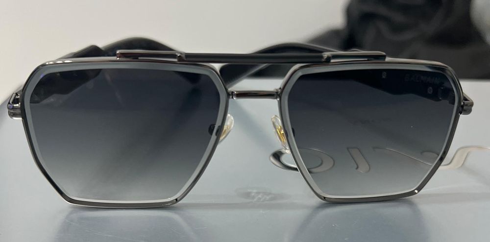 Ochelari de soare noi