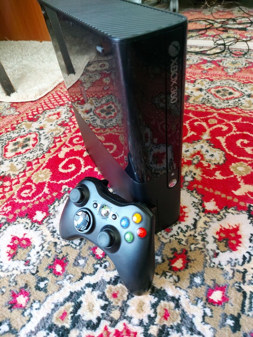 Vând Xbox  360 ca nou