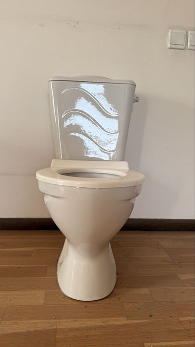 Унитаз детский с ободком,сливным бачком