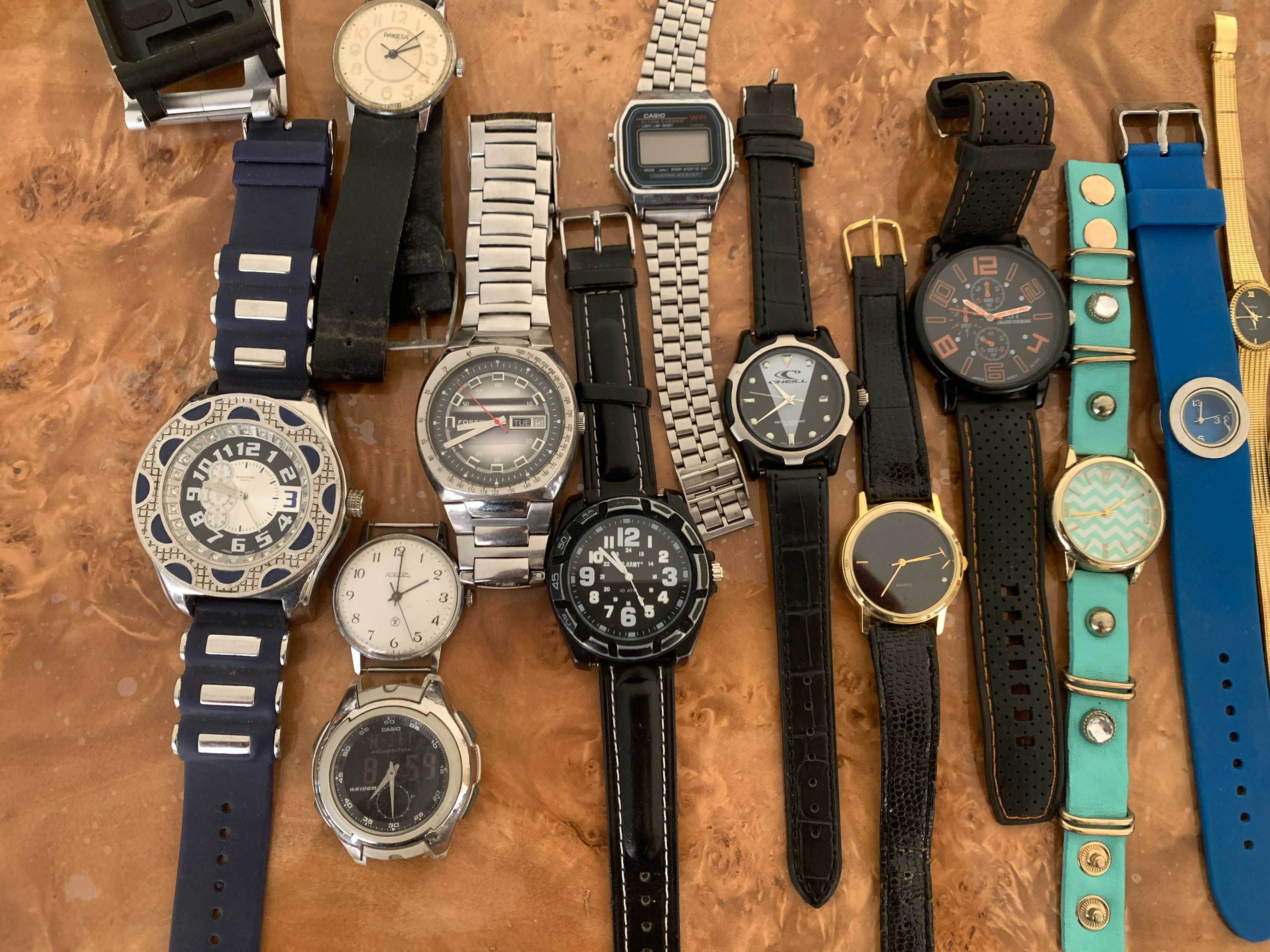 Timex Casio Raketa soatlar sotiladi