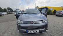 Mitsubishi Outlander PHEV 2014 Dotări rare, Carte service completa