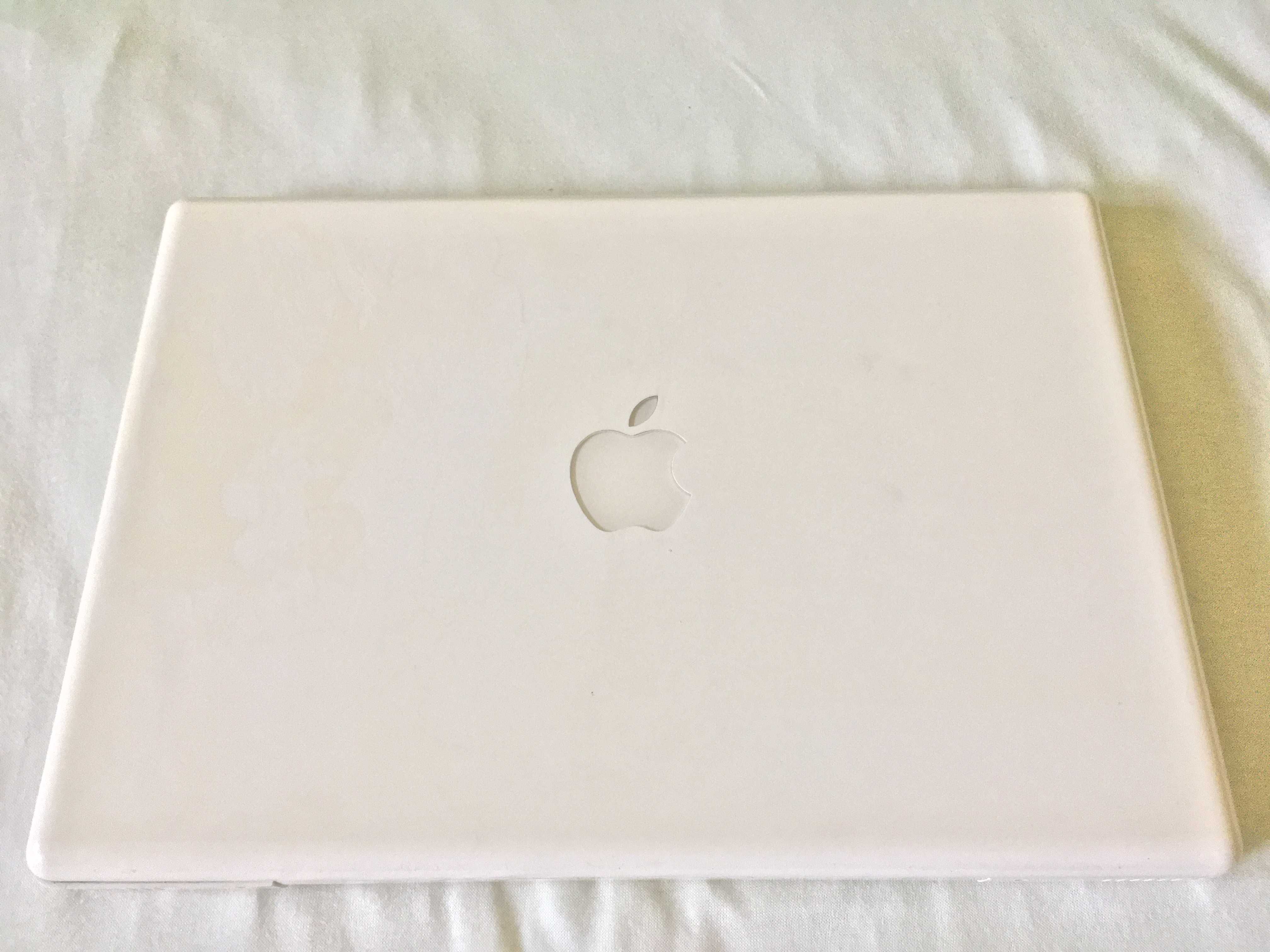 macbook 13" white/alb, a1181, nu porneste