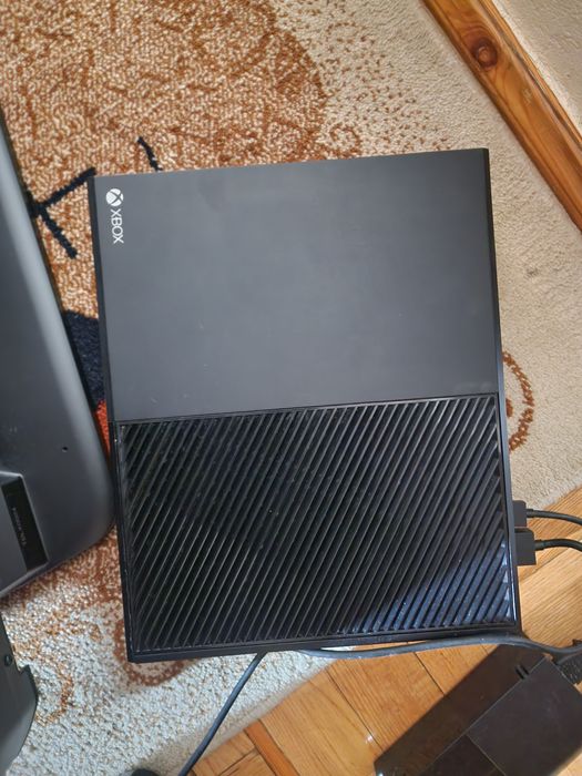 Xbox one 512gb ( срочно )