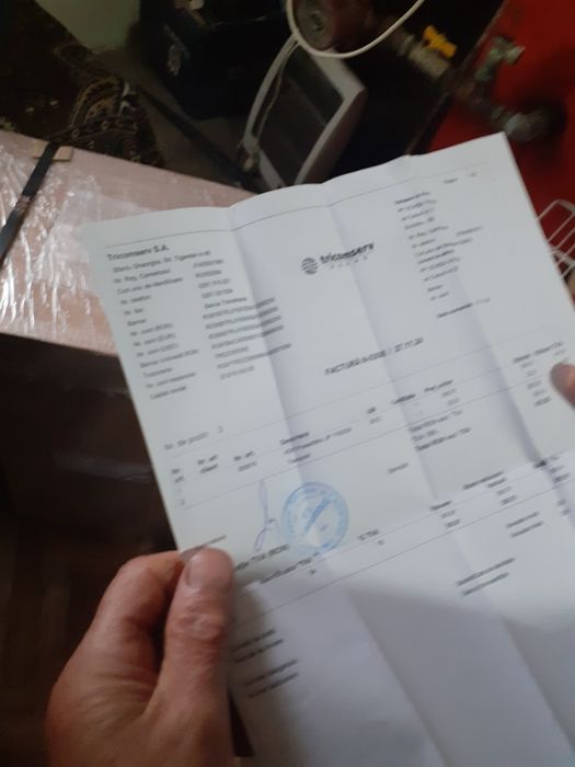 Vând hidrofor nou nouț, cu tot cu act venit.