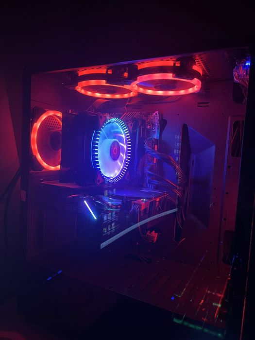 Vand pc gaming stare foarte buna