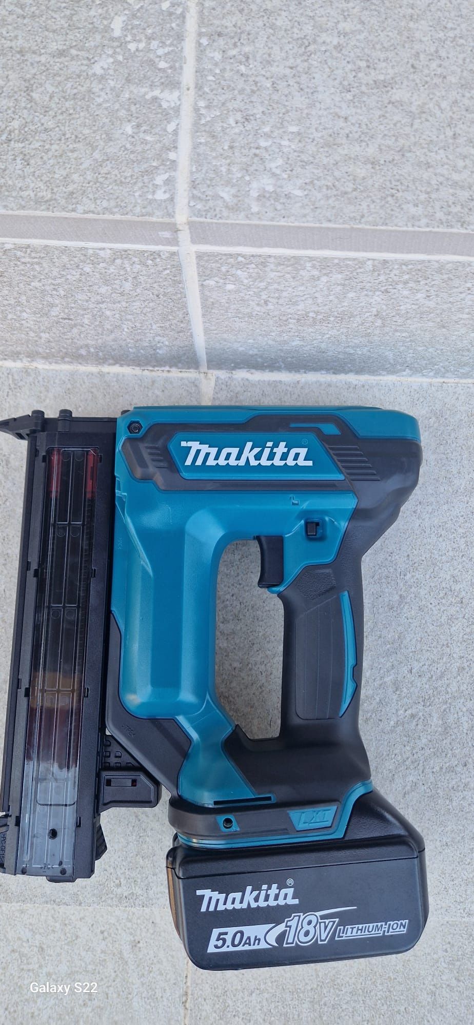 Makita pistol de cuie pe acumulator