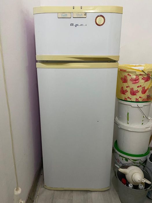 Холодильник сатылады