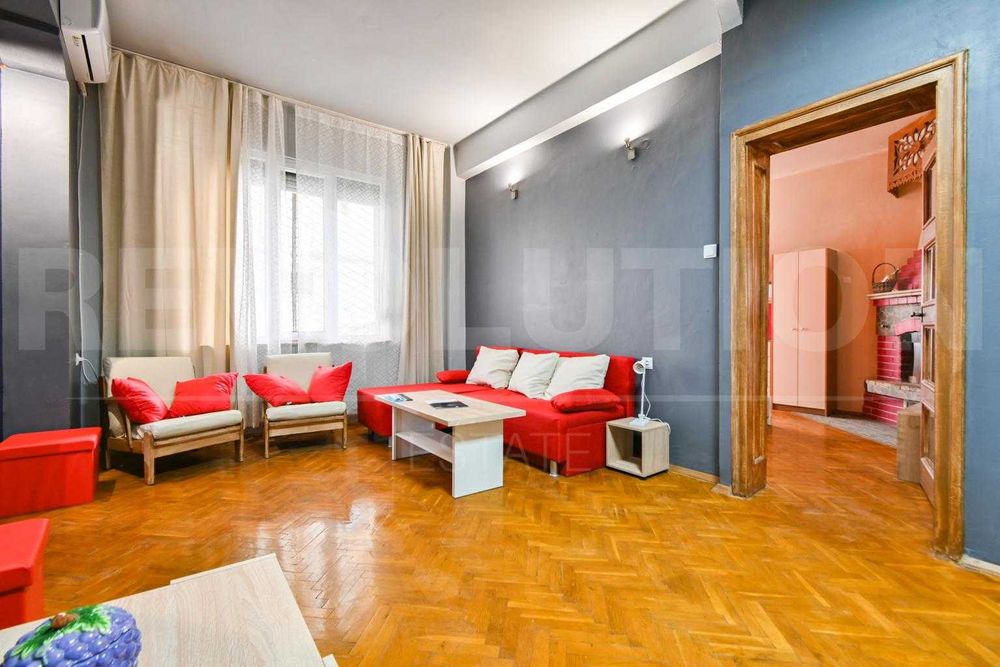 Продава се Двустаен апартамент в София, Център - 60 кв.м за 5834 €/кв.м - Снимка #1