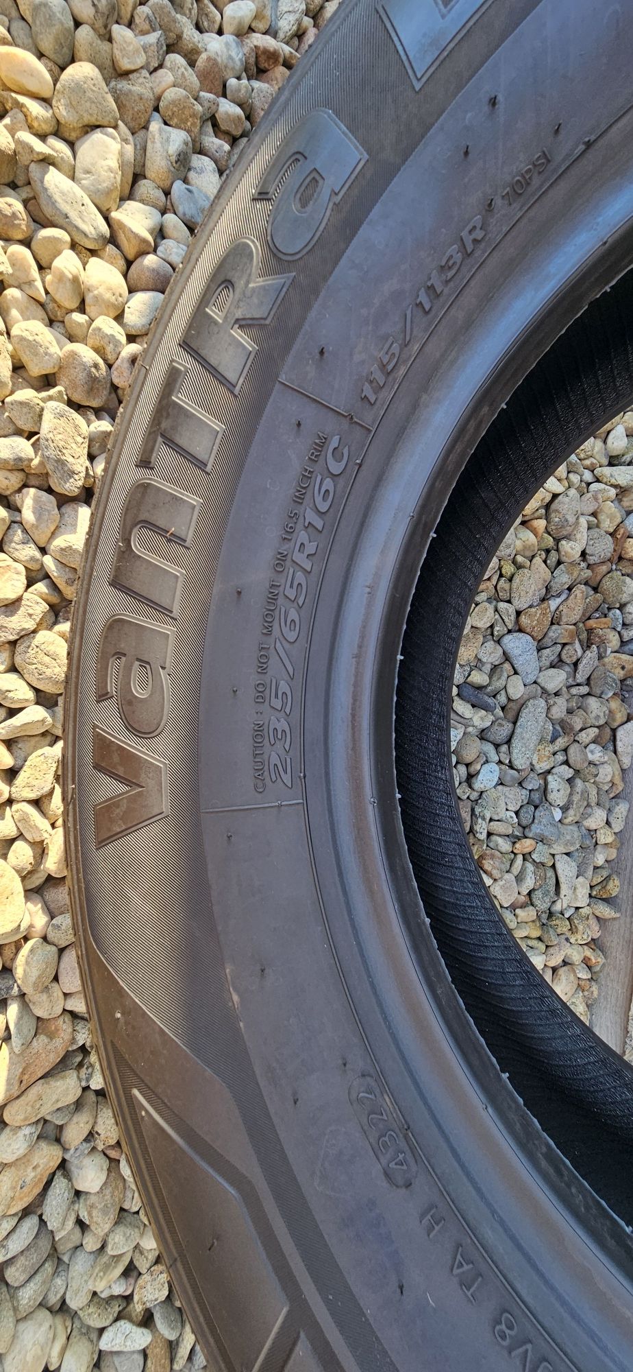 Anvelopa Continental 215/65 R16C 109/107 Hankook 235/65 R16C 115/113