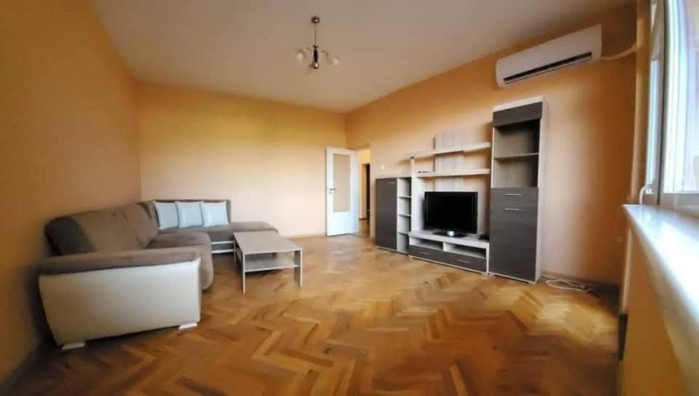 Дава под наем 4-стаен гр. Велико Търново - Център 95m²