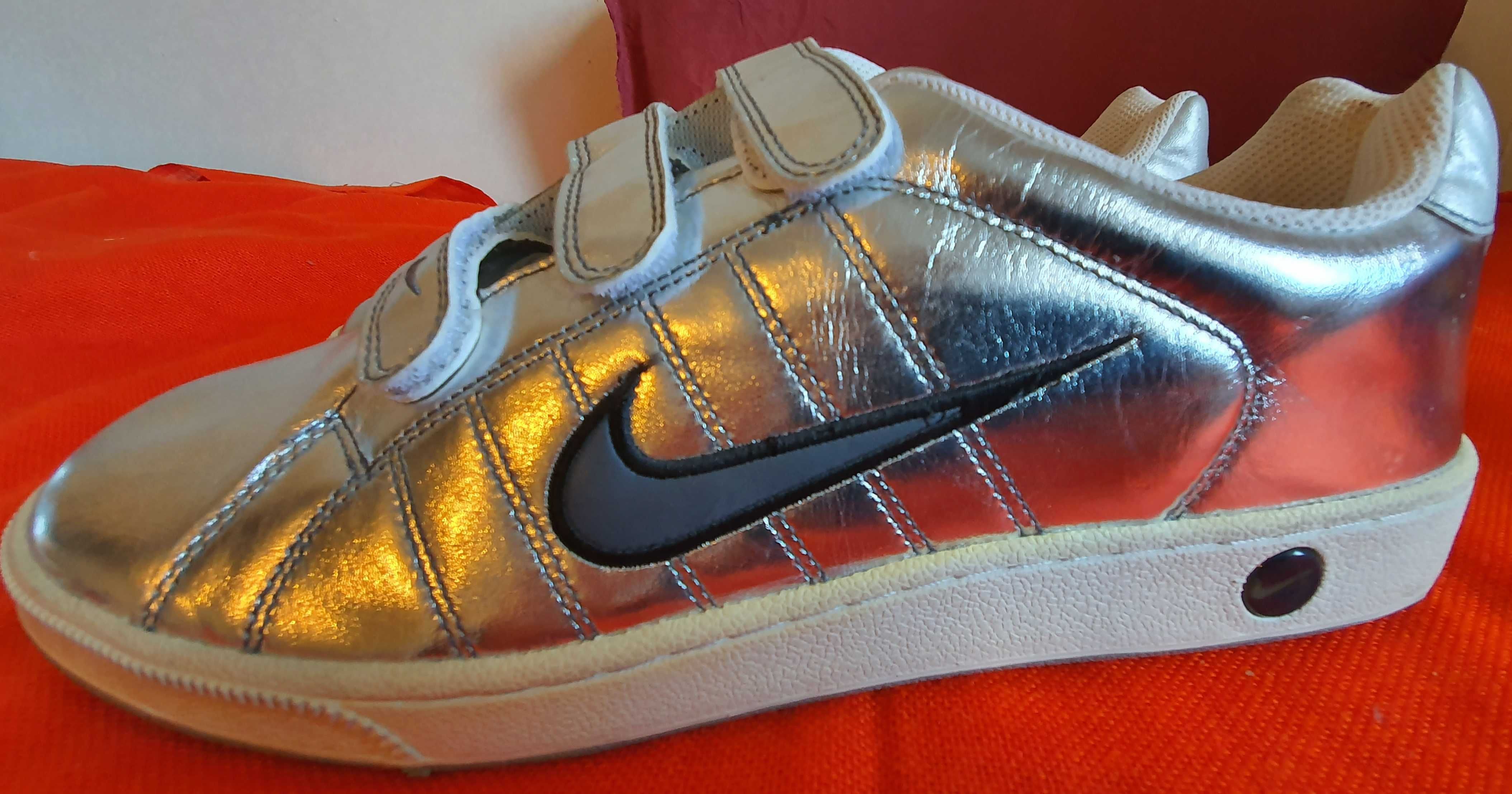 Adidasi Nike Court Tradition V marimea 44 european