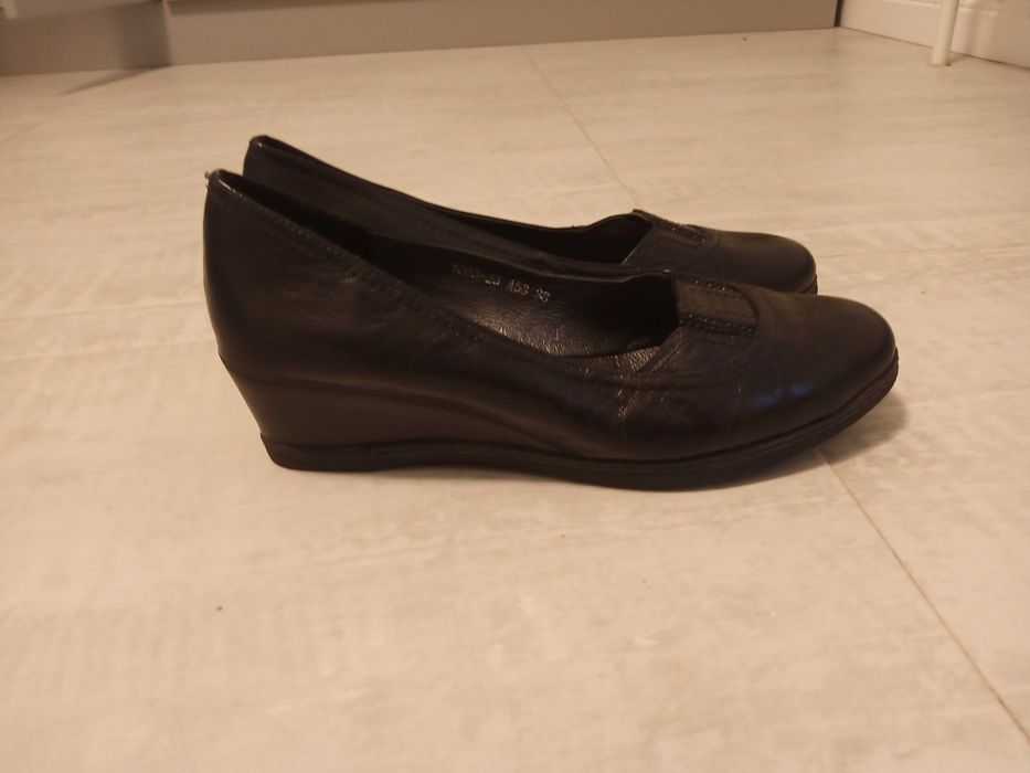 Женская обувь новая кожаная