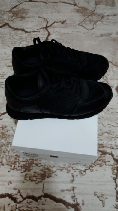 GUESS .номер 44 номер