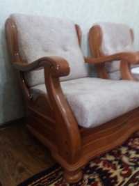 Диван и два кресла,качественные, деревянные, удобные, легкие!