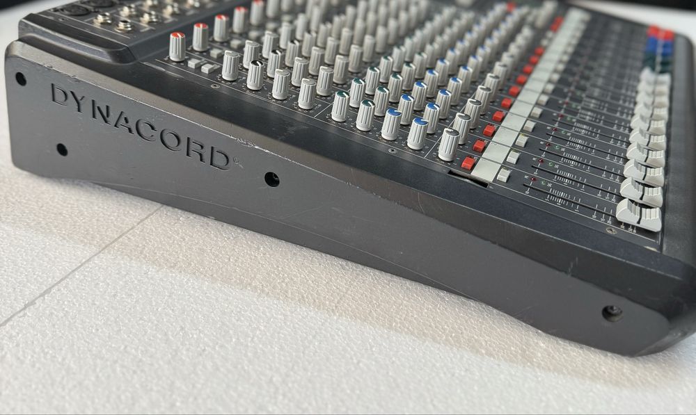 Vand mixer dynacord CMS1000.2 ( FARA PUTERE )
