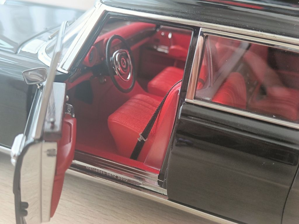 Mercedes 600 Pullman, Kengfai 1:18