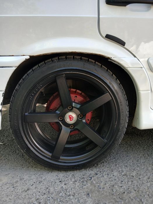 Продам  резину  с дисками