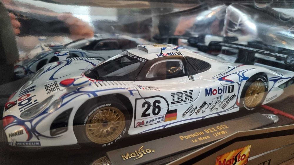 Vand machete 1:18 Maisto