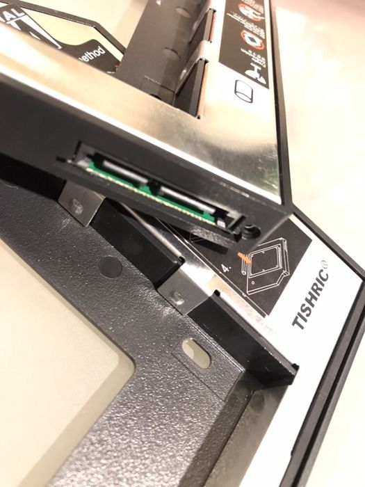 1 Adaptor Caddy rack HDD/SSD Laptop DVD 12,7 mm SATA 2/3