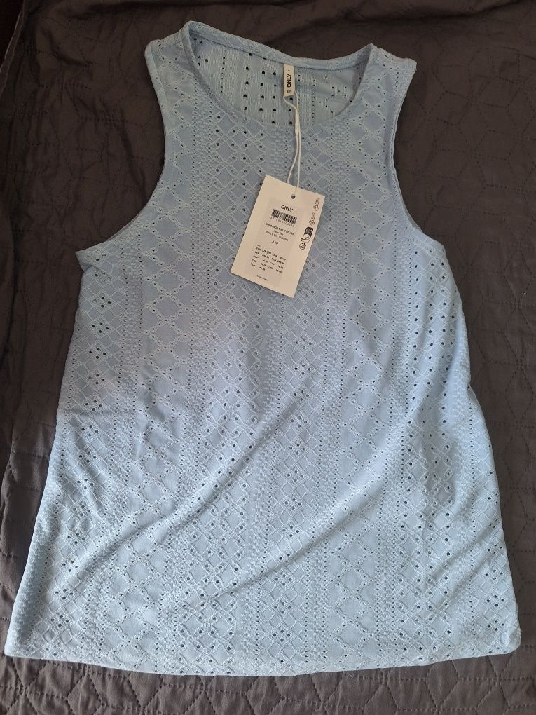 Haine noi cu etichetă( bluze, pulovere, tricouri)