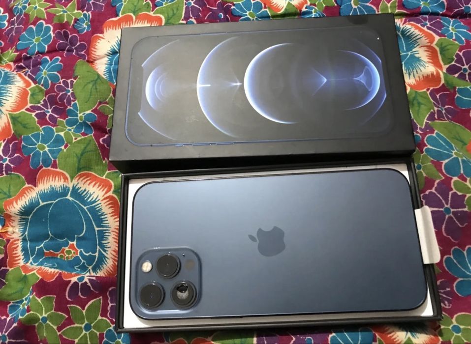 iphone 12 pro 256gb blue Ch/A