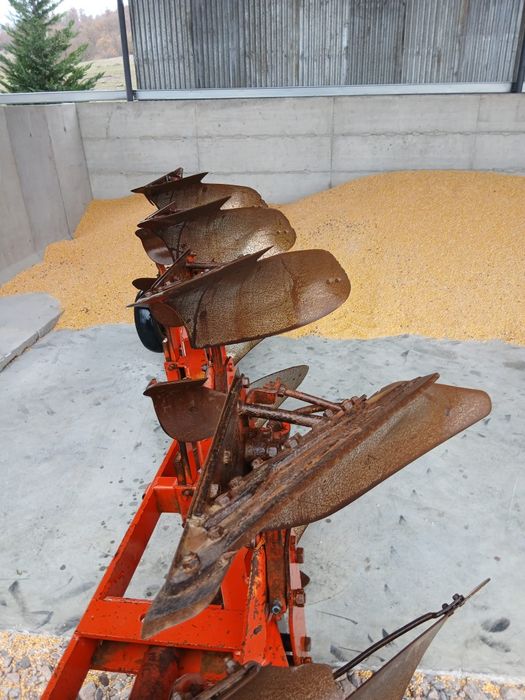 Huard TR 65 T plug cu 4 brazde reversibil. 3+1 Ca kuhn lemken