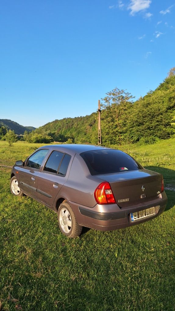 Vând Renault Clio