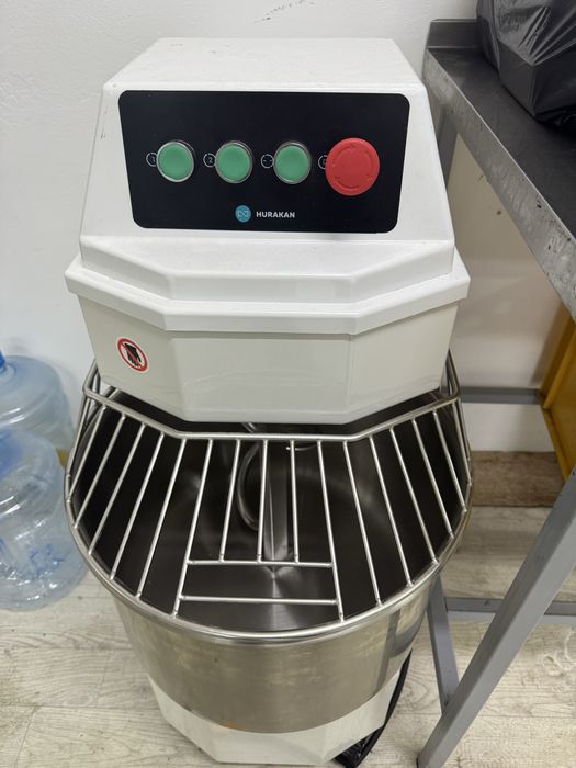 Продается тестомес хуракан 8 кг