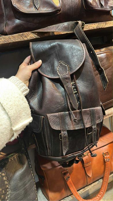 Тъмнокафява раница от камилска кожа