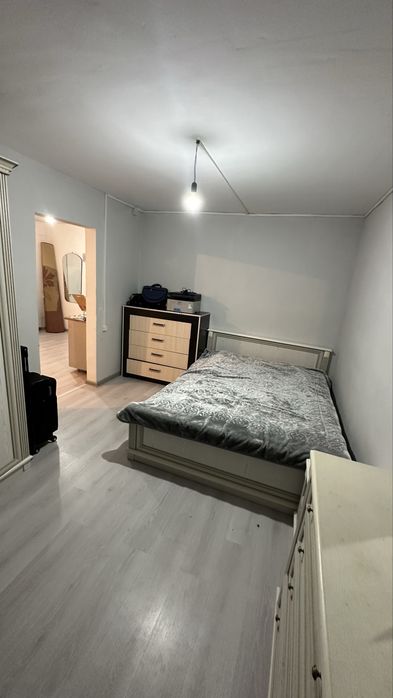 Срочно Продам кровать с матрасом