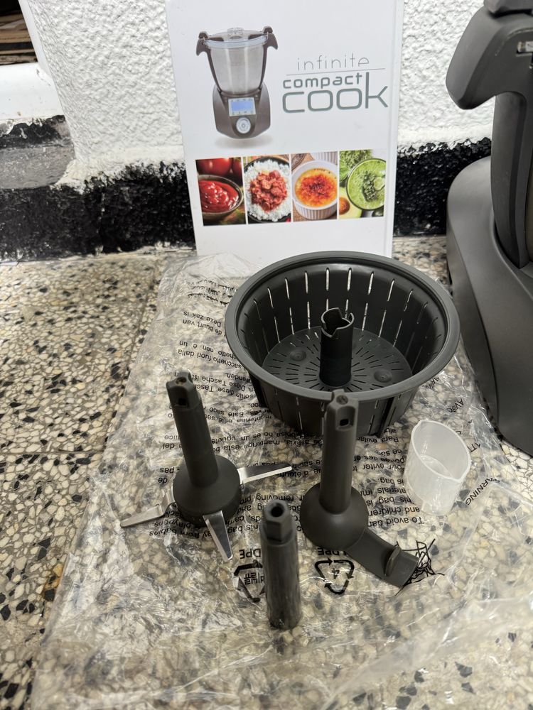 Мултикукър Compact Cook CF1602FP, Кухненски Робот 2 в 1, 30 Програми!