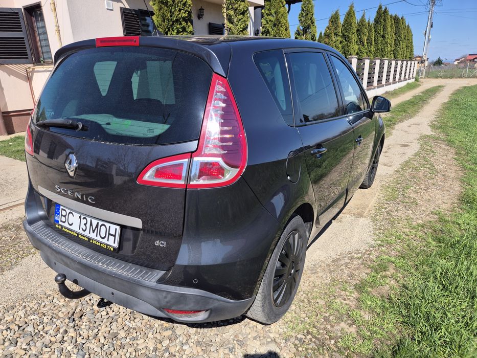 Vand/ schimb Renault Scenic 1.5 diesel 110 cp euro 5 model 2012
