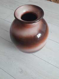 Глинянная ваза в хорошем состоянии