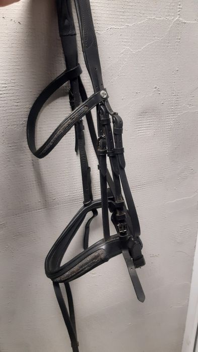 Vând căpăstru din piele