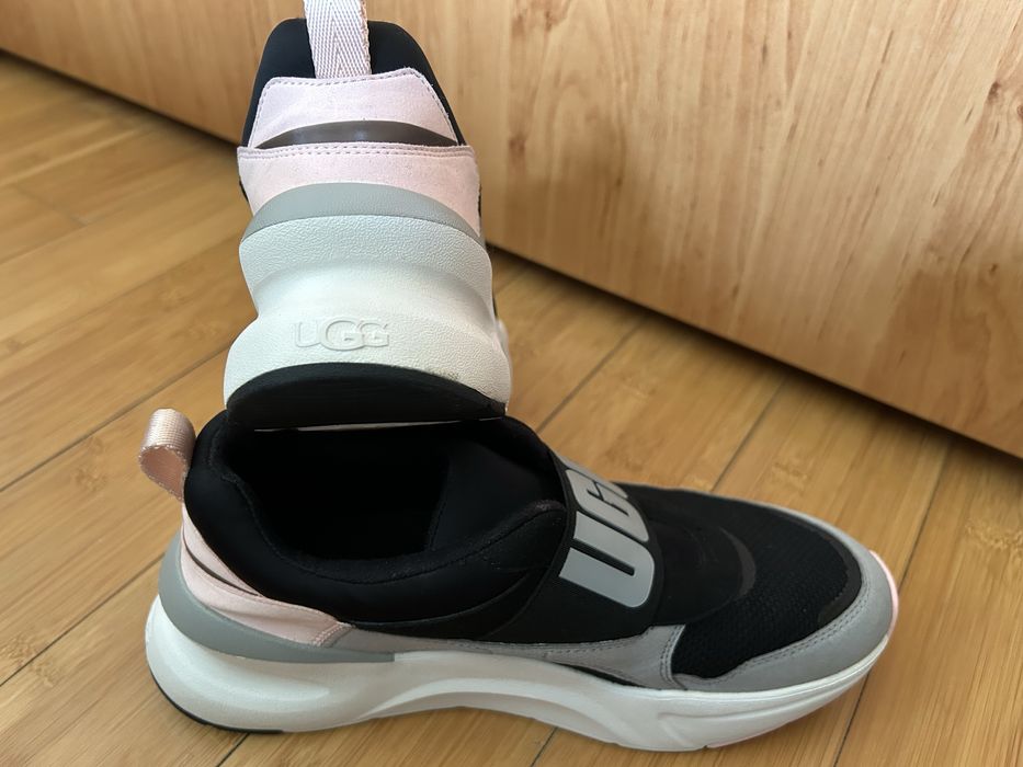 UGG La Flex.